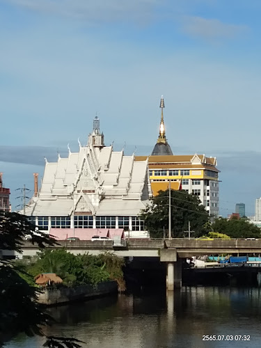 วัดสะพาน, อำเภอคลองเตย, กรุงเทพมหานคร