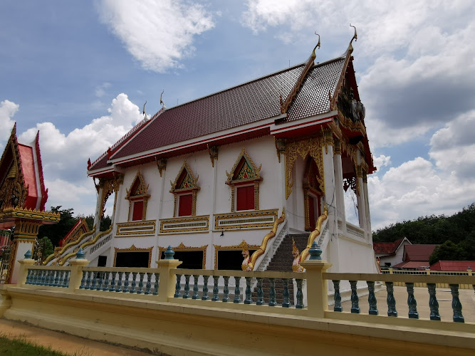 วัดเขาสามชั้น, อำเภอบ่อทอง, ชลบุรี