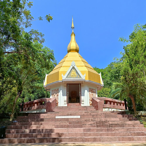 วัดป่าอาจารย์มั่นภูริทัตโต, อำเภอพร้าว, เชียงใหม่