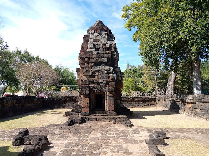 วัดปราสาทหินสระกำแพงน้อย, อำเภออุทุมพรพิสัย, ศรีสะเกษ